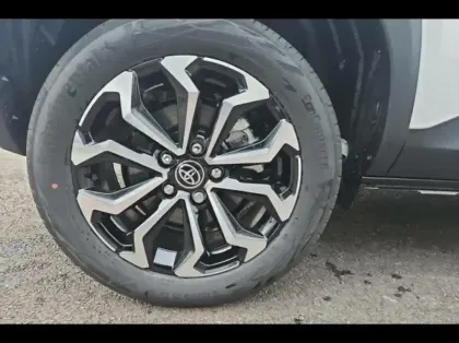 Photo 13 Toyota Yaris  Cross 116h Design MY25