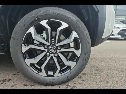 Photo 12 Toyota Yaris  Cross 116h Design MY25