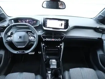 Photo 7 Peugeot 208  1.2 Hybrid 100ch GT e-DCS6