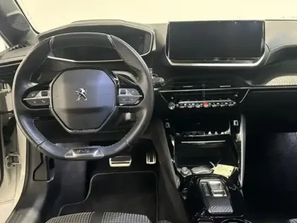 Photo 8 Peugeot 208  e- 136ch GT