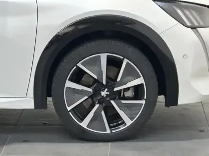 Photo 7 Peugeot 208  e- 136ch GT