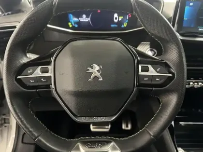 Photo 11 Peugeot 208  e- 136ch GT