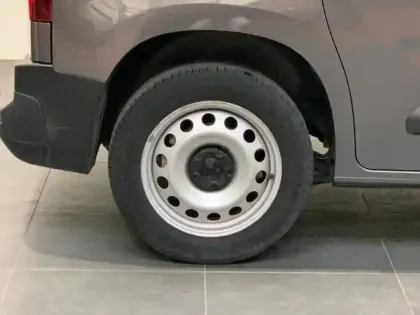 Photo 7 Peugeot Partner  Standard 650kg Puretech 130ch S&S Asphalt EAT8 7cv