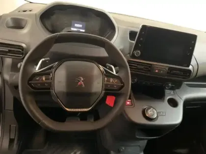 Photo 9 Peugeot Partner  Standard 650kg Puretech 130ch S&S Asphalt EAT8 7cv