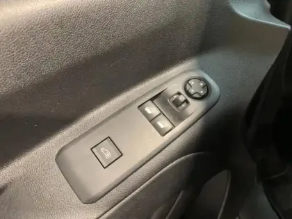 Photo 8 Peugeot Partner  Standard 650kg Puretech 130ch S&S Asphalt EAT8 7cv