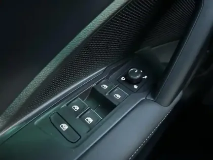 Photo 12 Volkswagen Tiguan  2.0 TDI 150ch Elegance DSG7