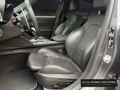 Photo 8 Alfa Romeo Giulia  2.2 JTD 190ch Super AT8 MY22