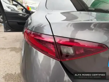Photo 11 Alfa Romeo Giulia  2.2 JTD 190ch Super AT8 MY22