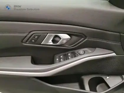 Photo 10 BMW Serie 3 Série 3 320eA 204ch Business Design