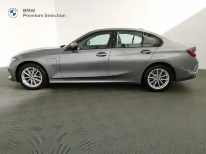 Photo 6 BMW Serie 3 Série 3 320eA 204ch Business Design