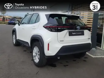 Photo 1 Toyota Yaris  Cross 116h Dynamic Business + Programme Beyond Zero Academy MY22