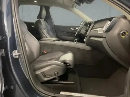 Photo 8 Volvo Xc60  T6 Hybride Rechargeable 253 + 145ch Ultra Style Dark Geartronic 8 AWD