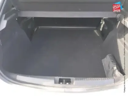 Photo 13 Peugeot 208  Affaire 1.5 BlueHDi 100 Premium GPS Radar AR Carplay