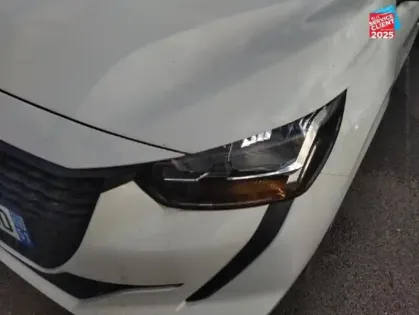 Photo 12 Peugeot 208  Affaire 1.5 BlueHDi 100 Premium GPS Radar AR Carplay