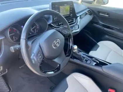 Photo 14 Toyota C-HR  184h Collection 2WD E-CVT MC19