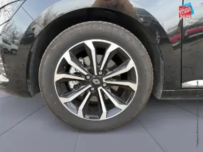 Photo 9 Renault Clio  1.6 E-Tech 145ch full hybrid Techno - 24 GPS Camera