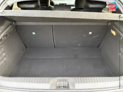 Photo 13 Renault Clio  1.6 E-Tech 145ch full hybrid Techno - 24 GPS Camera