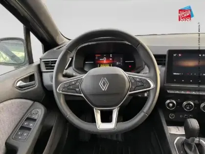 Photo 26 Renault Clio  1.6 E-Tech 145ch full hybrid Techno - 24 GPS Camera