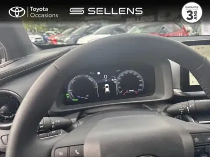 Photo 13 Toyota C-HR  2.0 Hybride Rechargeable 225ch Design MY25