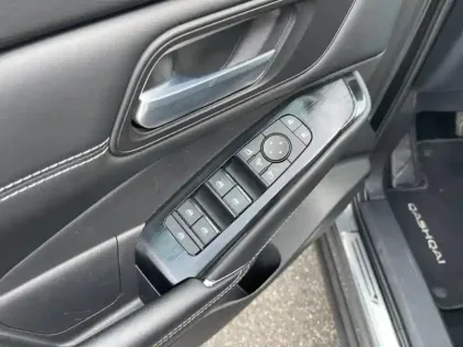 Photo 13 Nissan Qashqai  1.3 Mild Hybrid 140ch N-Connecta