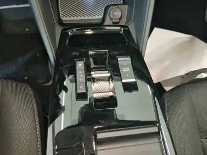 Photo 13 Citroën C4  Hybride 145 e-DCS6