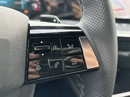 Photo 21 Opel Astra  1.2 Turbo Hybride 145 ch e-DCT6