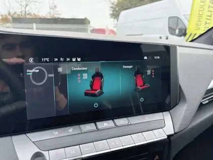 Photo 18 Opel Astra  1.2 Turbo Hybride 145 ch e-DCT6