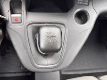 Photo 13 Peugeot Partner  FOURGON STANDARD 650 KG BLUEHDI 100 S&S BVM6