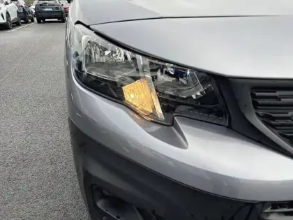 Photo 15 Peugeot Partner  FOURGON STANDARD 650 KG BLUEHDI 100 S&S BVM6