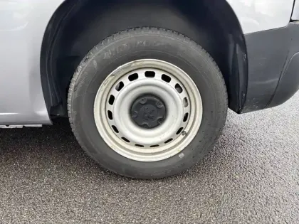 Photo 12 Peugeot Partner  FOURGON STANDARD 650 KG BLUEHDI 100 S&S BVM6