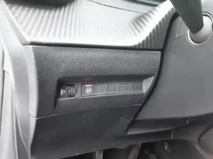 Photo 20 Peugeot 208  PureTech 75 S&S BVM5