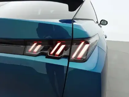 Photo 16 Peugeot 3008  Hybrid 145 e-DCS6