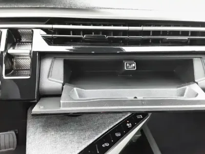 Photo 23 Peugeot 3008  Hybrid 145 e-DCS6