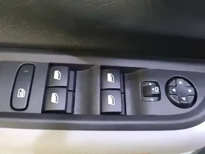 Photo 27 Citroën C3  Turbo 100 ch BVM6