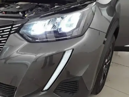 Photo 15 Peugeot 2008  BlueHDi 130 S&S EAT8