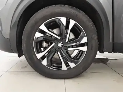 Photo 12 Peugeot 2008  BlueHDi 130 S&S EAT8