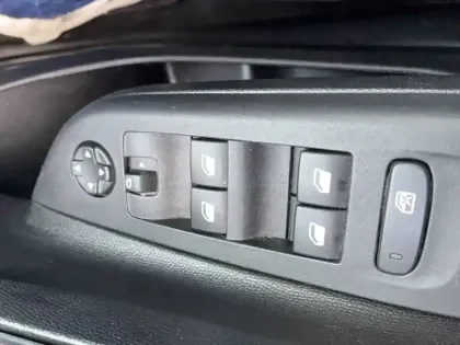 Photo 12 Opel Corsa  Electrique 136 ch & Batterie 50 kWh