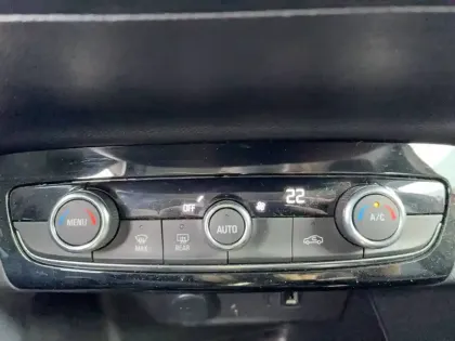 Photo 21 Opel Corsa  Electrique 136 ch & Batterie 50 kWh