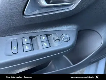 Photo 100 Opel Corsa  Electrique 156 ch & Batterie 51 kWh