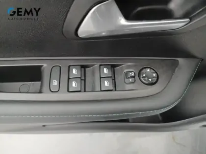 Photo 29 Peugeot 208  BlueHDi 100 S&S BVM6