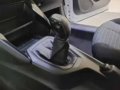 Photo 13 Peugeot 208  PureTech 75 S&S BVM5