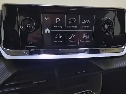 Photo 19 Peugeot 208  PureTech 75 S&S BVM5