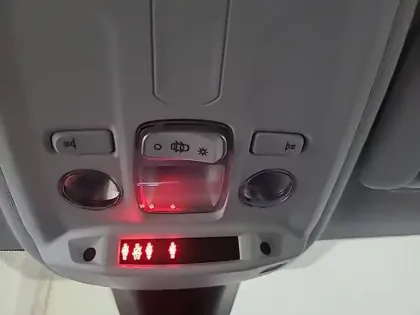 Photo 21 Peugeot 208  PureTech 75 S&S BVM5