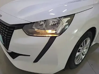 Photo 15 Peugeot 208  PureTech 75 S&S BVM5