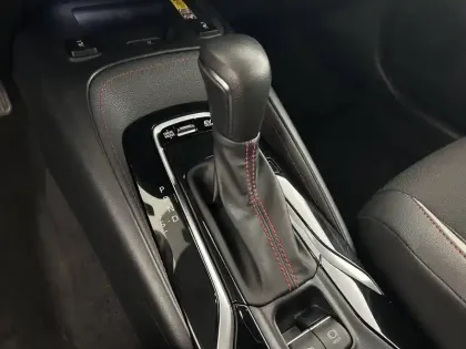 Photo 12 Toyota Corolla  Touring Sports Hybride 196ch