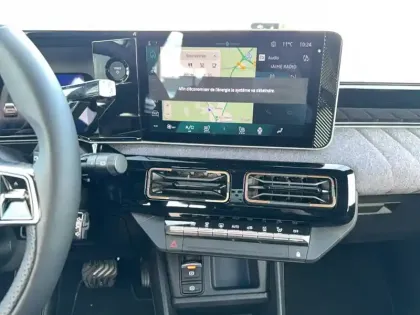 Photo 11 Renault 4 Renault  E-Tech Electrique 150 ch autonomie confort