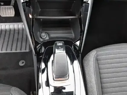 Photo 13 Peugeot 208  Electrique 50 kWh 136ch