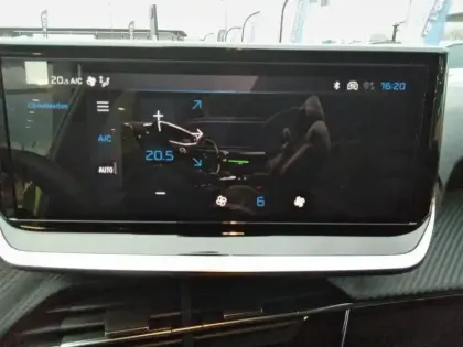 Photo 9 Peugeot 208  Electrique 50 kWh 136ch