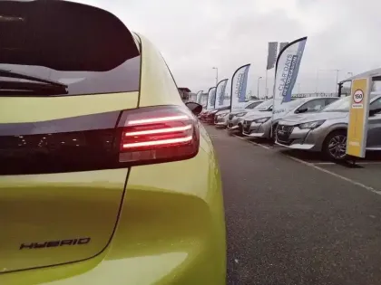 Photo 27 Peugeot 208  Electrique 50 kWh 136ch