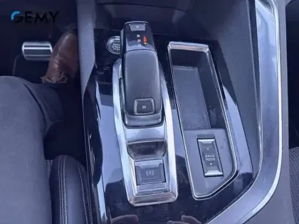 Photo 14 Peugeot 3008  Puretech 130ch S&S EAT8